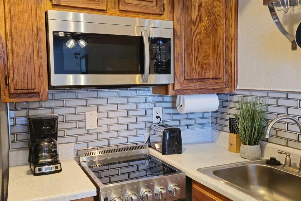 Cozy Updated Cove Of Heaven, 5Mins To Lake Hefner! Oklahoma City Luaran gambar