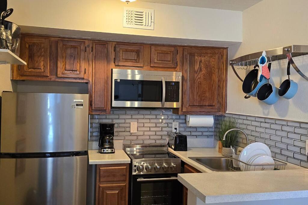 Cozy Updated Cove Of Heaven, 5Mins To Lake Hefner! Oklahoma City Luaran gambar