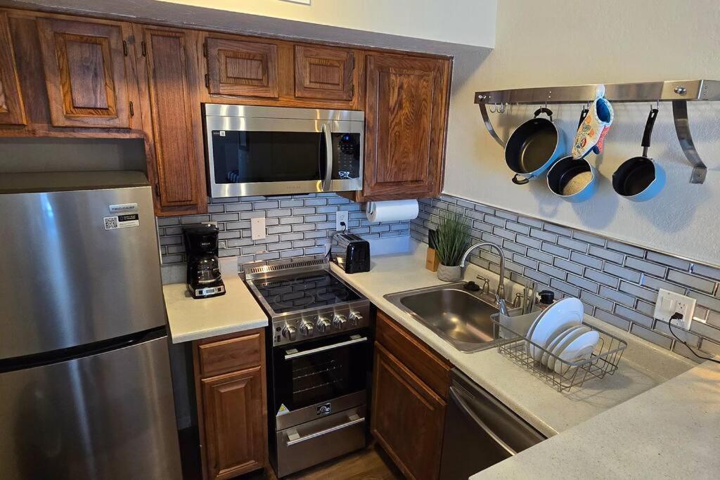 Cozy Updated Cove Of Heaven, 5Mins To Lake Hefner! Oklahoma City Luaran gambar